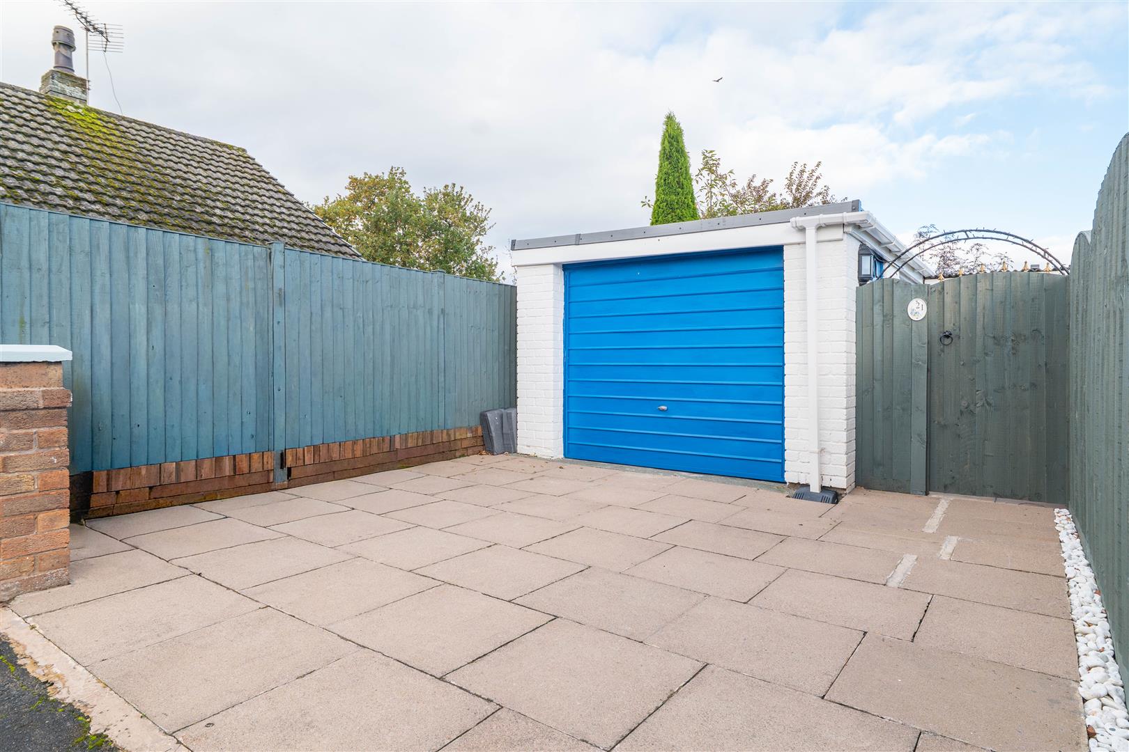 Southfield Drive, Preston